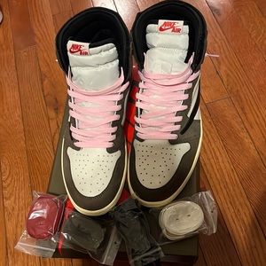 Air Jordan - Travis Scott x Air Jordan 1 RetroHigh